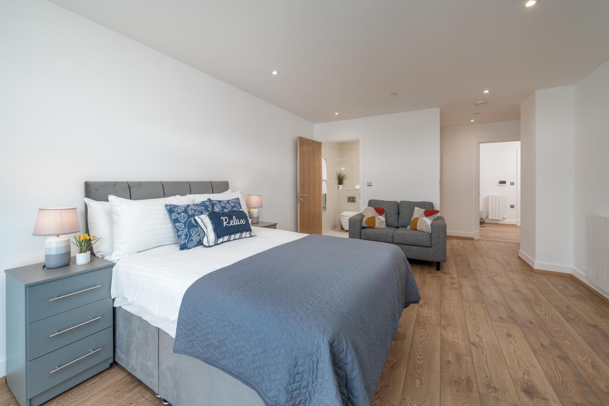 Skyvillion - London River Thames Top Floor Apartments By Woolwich Ferry, Mins To London Excel, O2 Arena , London City Airport With Parking 外观 照片