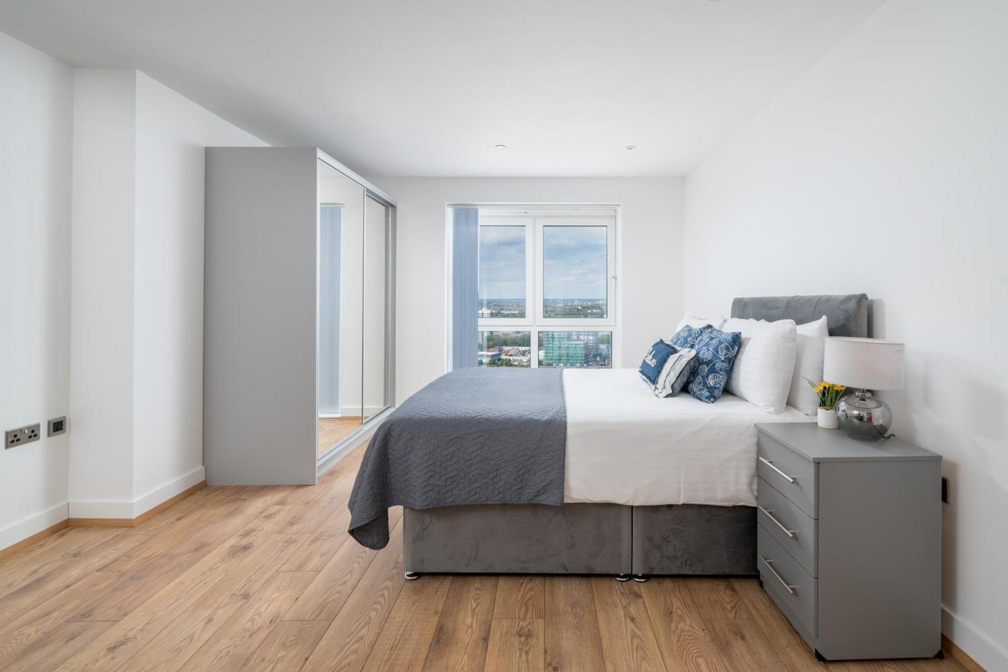 Skyvillion - London River Thames Top Floor Apartments By Woolwich Ferry, Mins To London Excel, O2 Arena , London City Airport With Parking 外观 照片