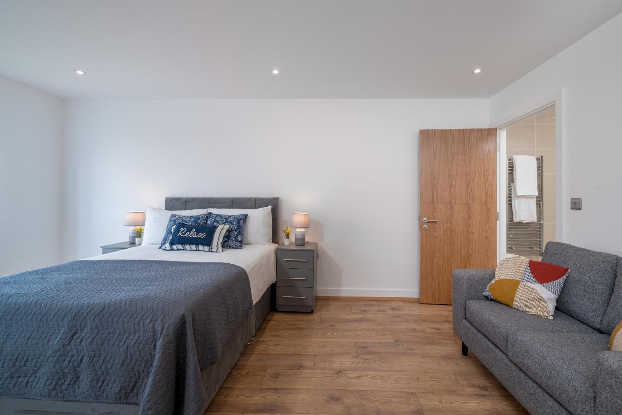 Skyvillion - London River Thames Top Floor Apartments By Woolwich Ferry, Mins To London Excel, O2 Arena , London City Airport With Parking 外观 照片