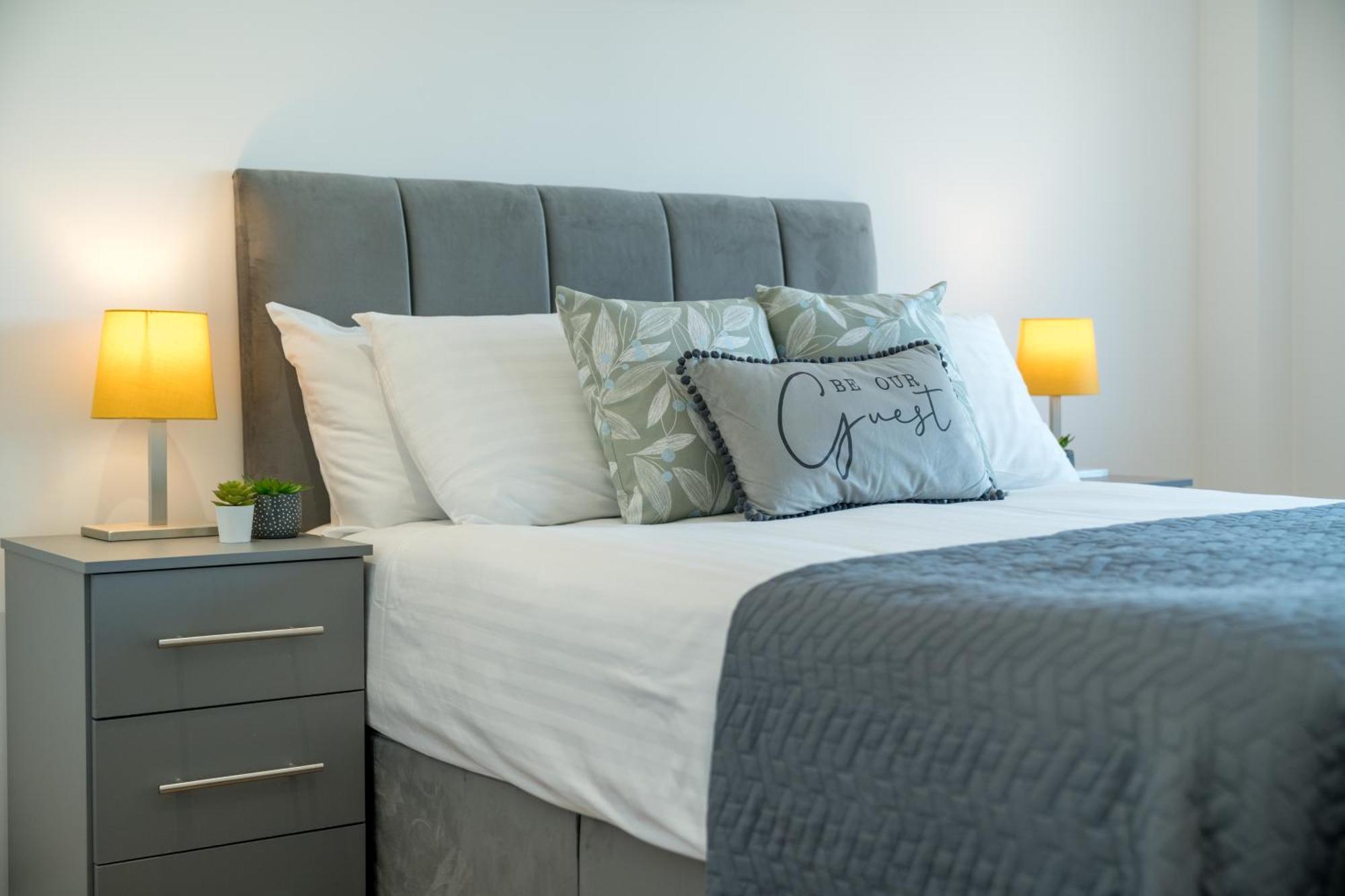 Skyvillion - London River Thames Top Floor Apartments By Woolwich Ferry, Mins To London Excel, O2 Arena , London City Airport With Parking 外观 照片
